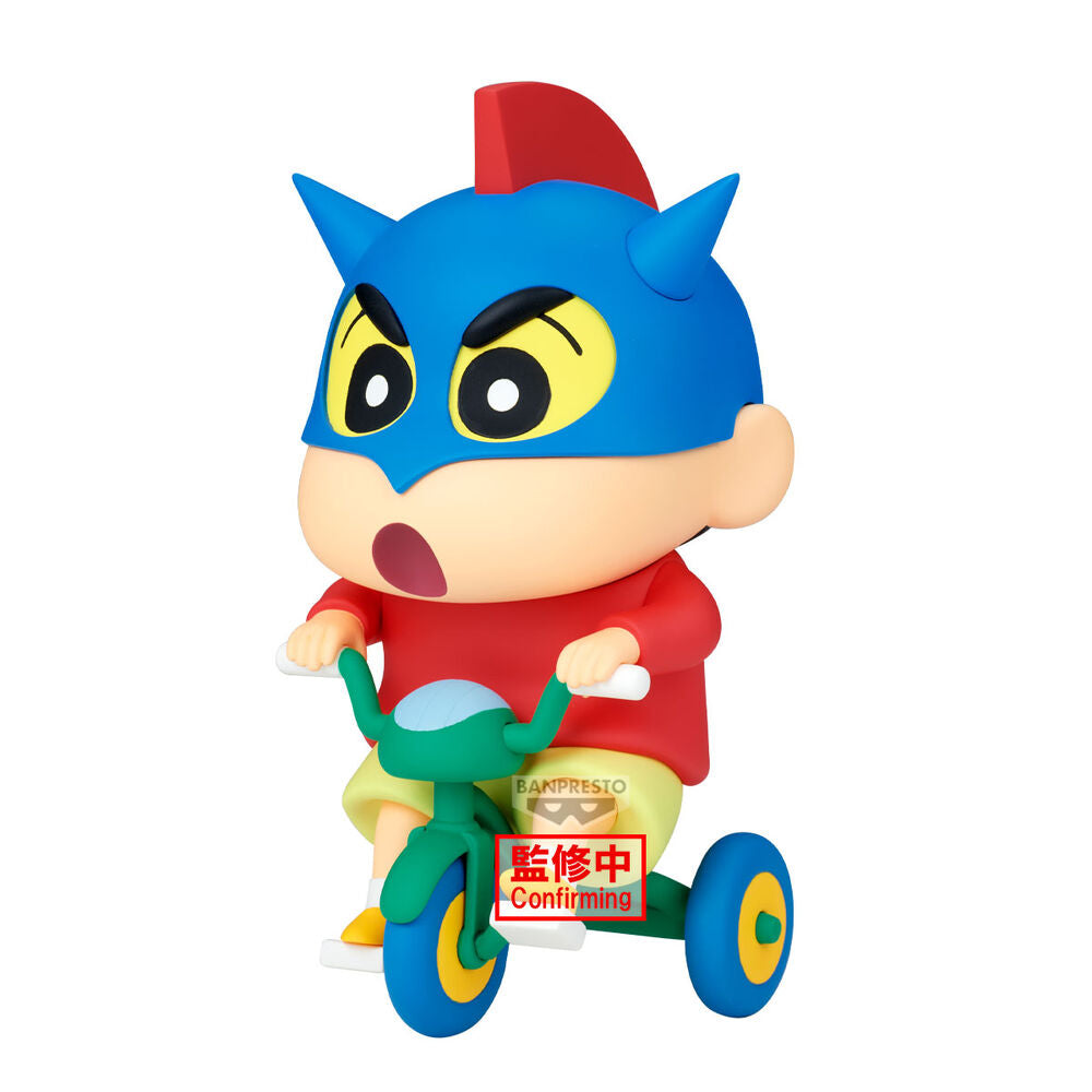Figura de Shinnosuke Nohara como Action Kamen montado en un triciclo