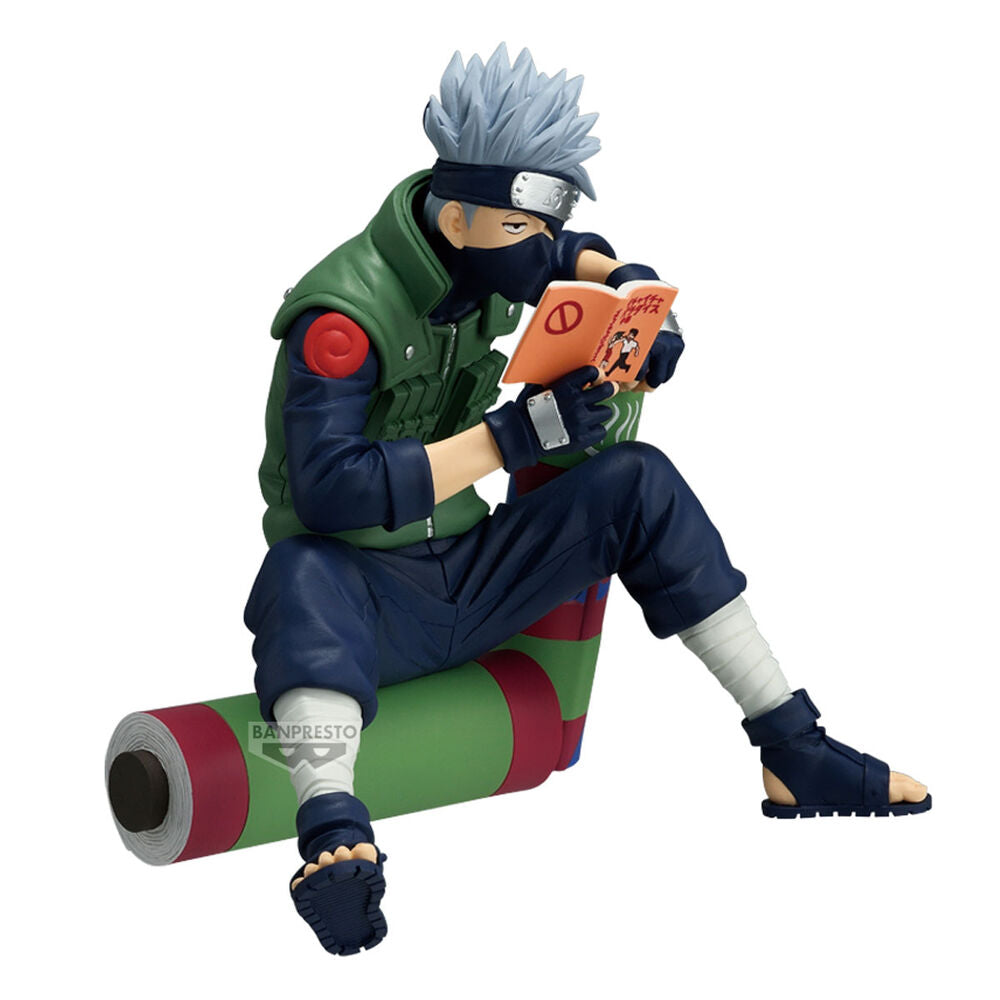 Figura de Kakashi Hatake de Naruto sentado y leyendo un libro - 3