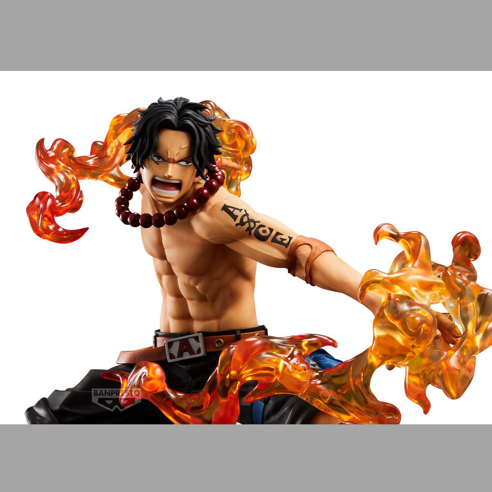 Figura de Portgas D. Ace de One Piece con efectos de fuego naranjas - 4