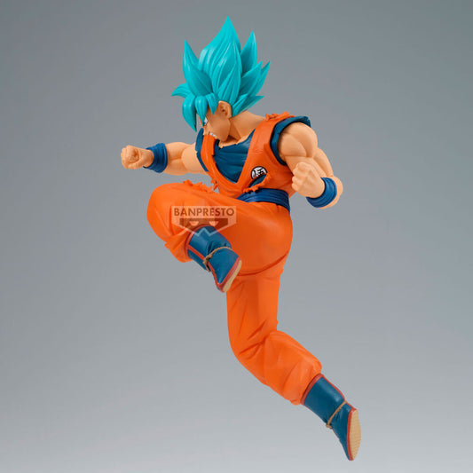 Figura de Son Goku Super Saiyan Blue de BANPRESTO en pose de combate - 4