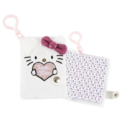 Llavero cuaderno Hello Kitty de CERDÁ con cubierta blanca y lazo rosa