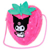 Bolso rosa con forma de fresa y diseño de Kuromi