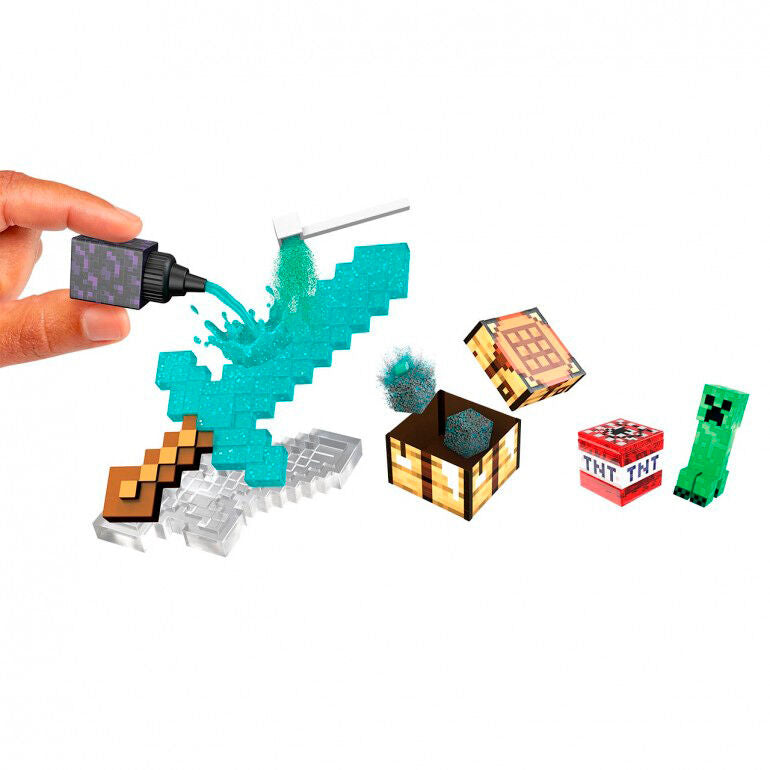 Cápsula sorpresa MGA Miniverse Make It Mini Minecraft con mini escena pixelada - 3