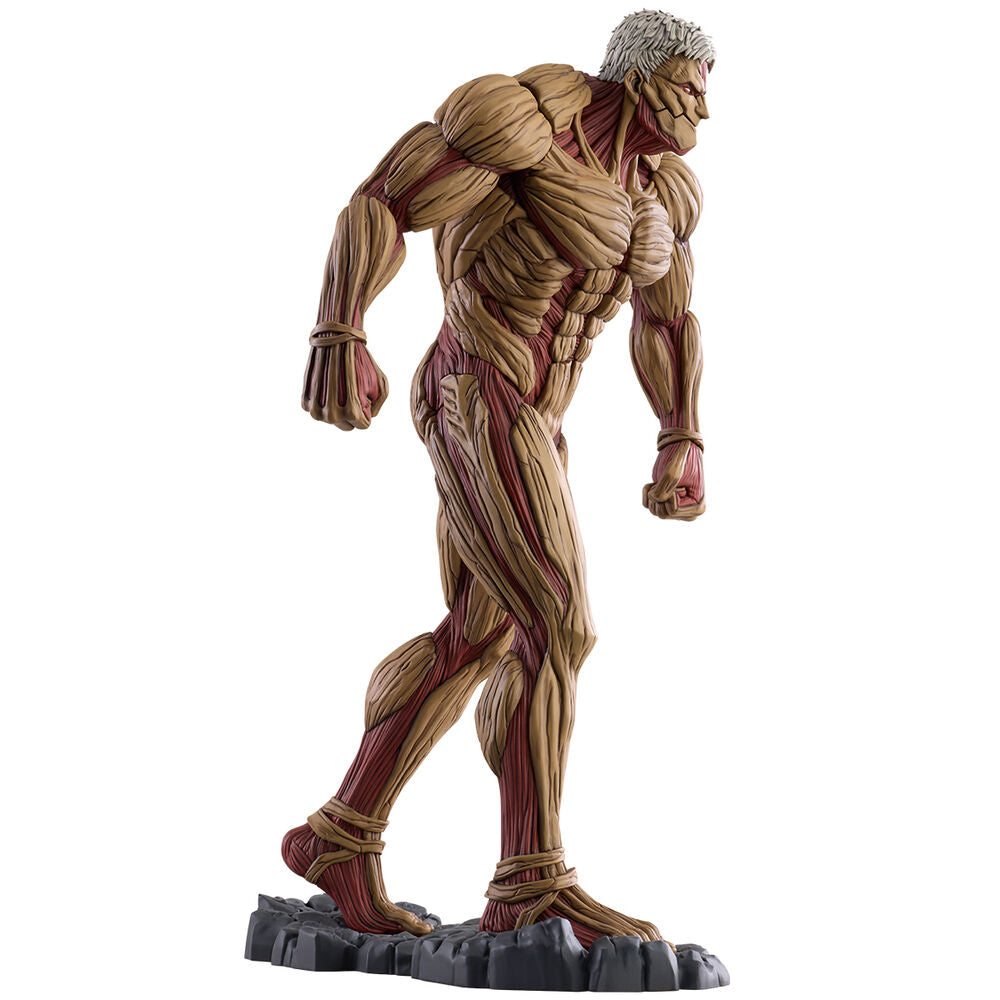 Figura Ichibansho de Armored Titan de Attack on Titan sobre base rocosa - 3