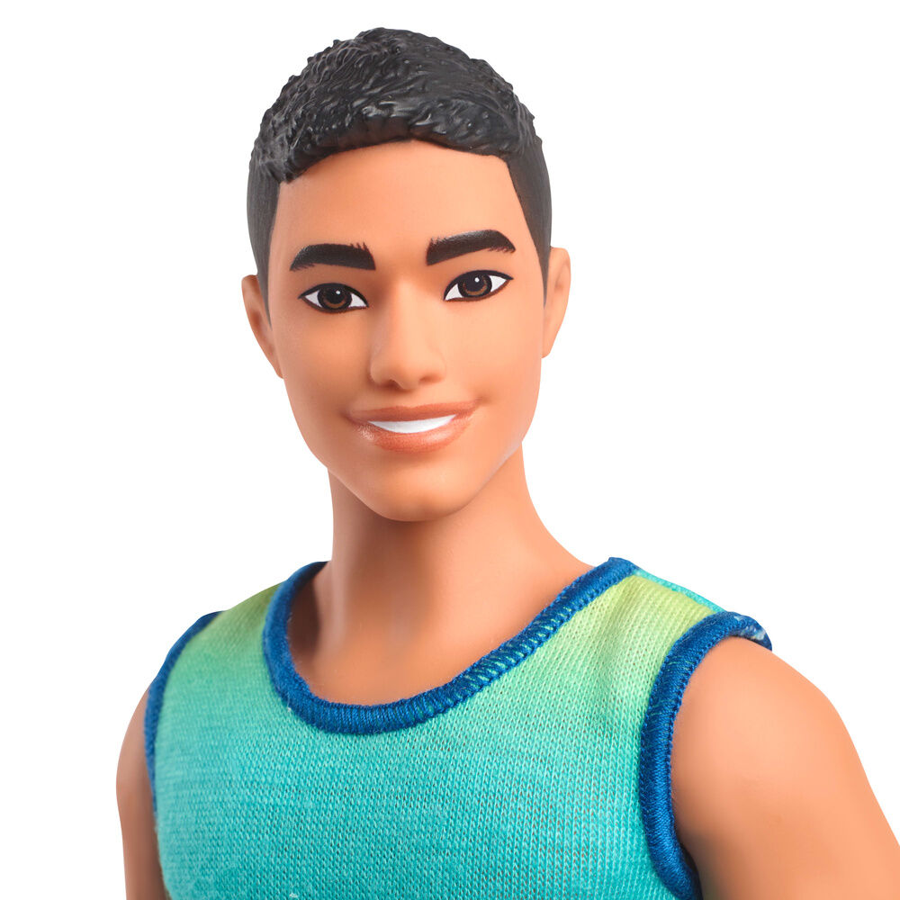 Muñeco Ken Fashionistas Barbie con camiseta degradada y pantalones vaqueros - 3