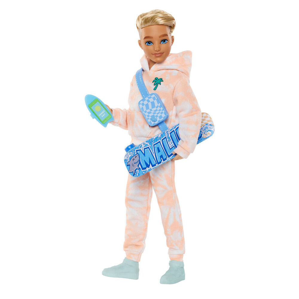 Muñeco Ken Barbie Dream Besties con monopatín y accesorios - 3