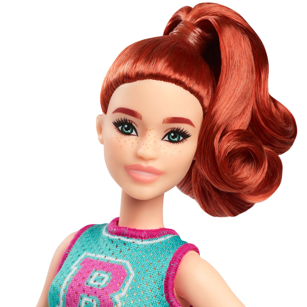 Muñeca Animadora Barbie con pelo rojo, top deportivo y falda morada - 3