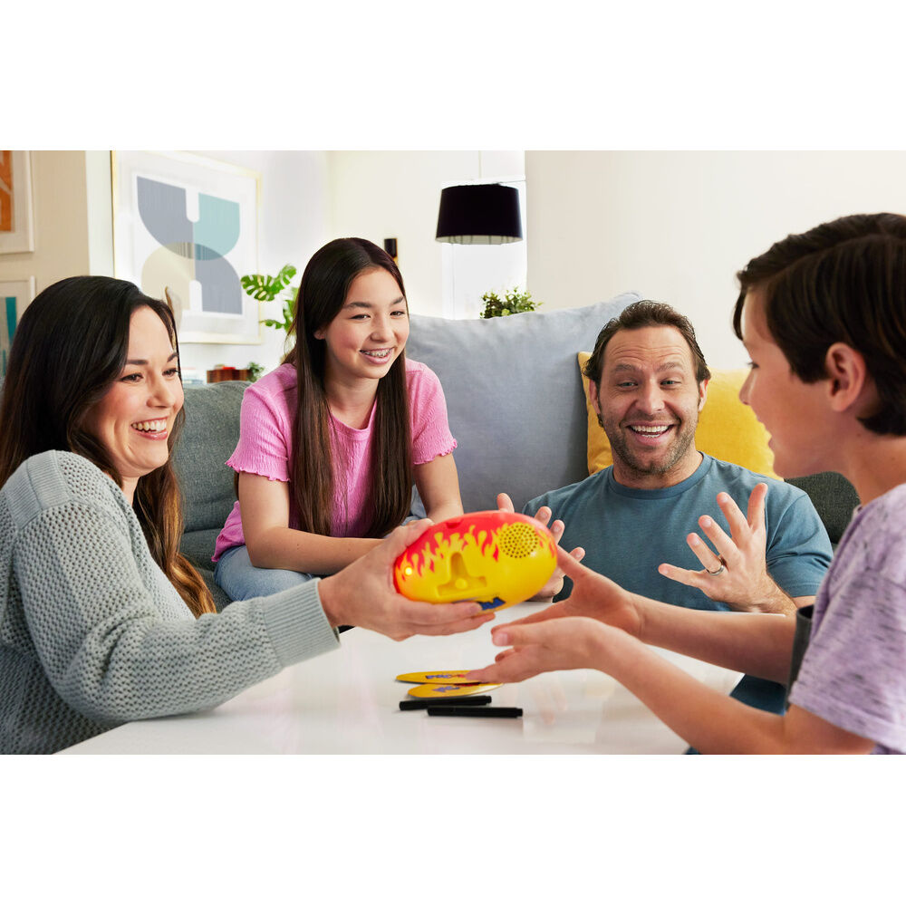 Juego de mesa Pictionary Pic-Tato de Mattel con patata musical, tarjetas y materiales para dibujar - 6