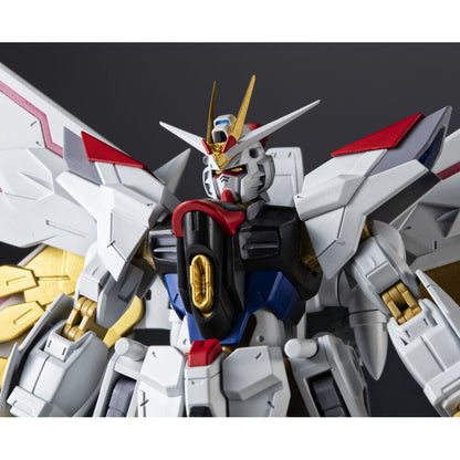 Figura Mighty Strike Freedom Gundam Universe de 15 cm con alas blancas y detalles dorados - 6
