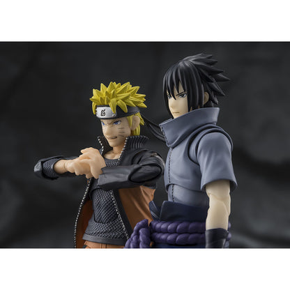 Figura S.H.Figuarts de Sasuke Uchiha con atuendo oscuro y cordón morado - 6