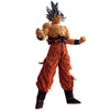 Figura Ichibansho de Son Goku Ultra Instinct con gi naranja