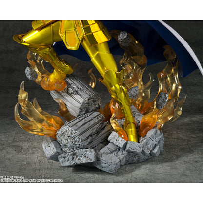 Figura Figuarts Zero de Saga de Géminis con armadura dorada y efectos de llamas - 7
