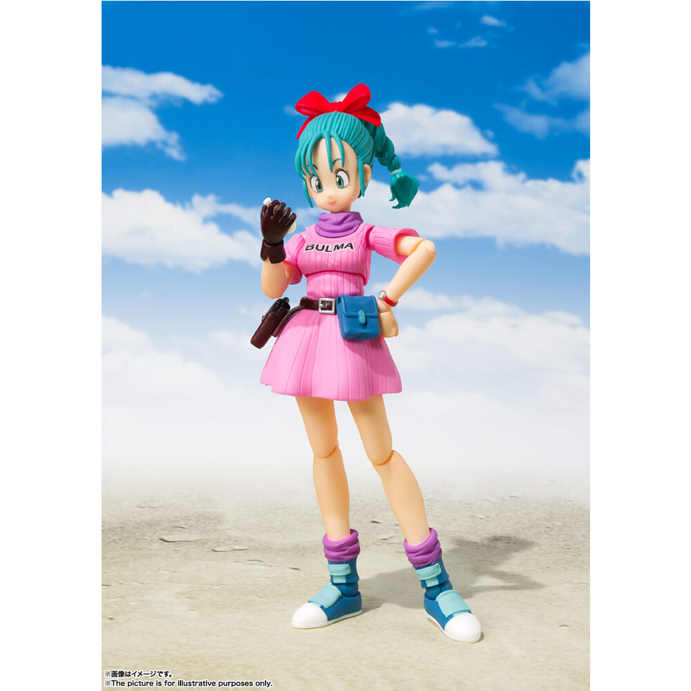 Figura articulada S.H.Figuarts de Bulma con vestido rosa