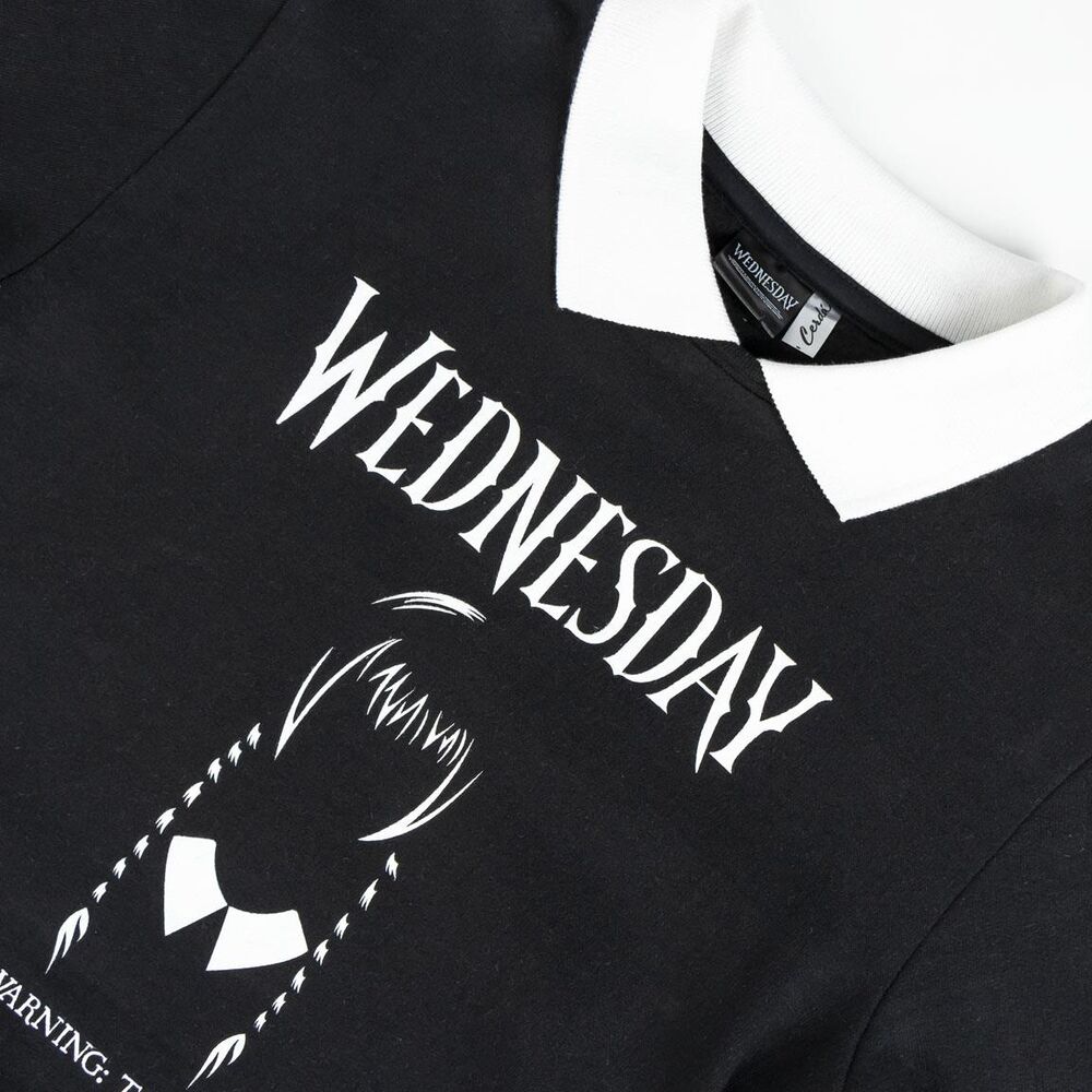 Sudadera negra Wednesday con cuello blanco y estampado frontal - 3