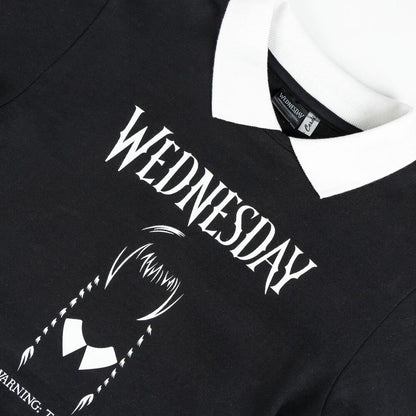 Sudadera negra Wednesday con cuello blanco y estampado frontal - 3