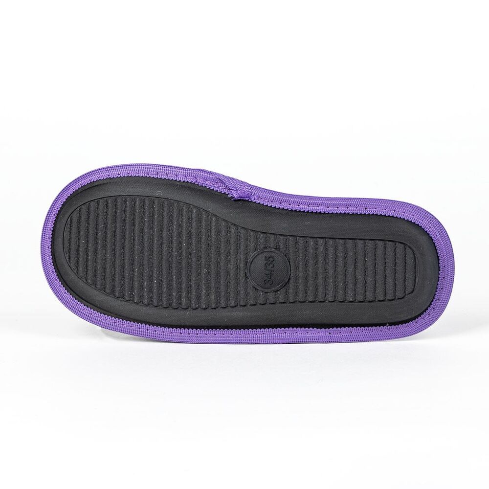 Pantuflas CERDÁ de Wednesday con rayas negras y grises y ribete morado - 4