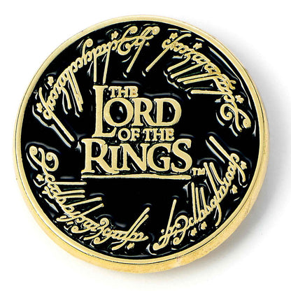 Pin circular negro y dorado con el logo de El Señor de los Anillos - 2