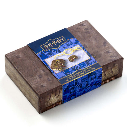Set Harry Potter Monster Book con llavero y pin en caja ilustrada - 3