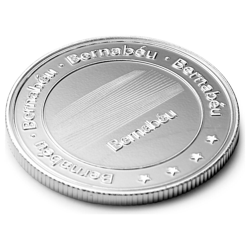 Moneda plateada del Bernabéu y Real Madrid en cápsula acrílica - 4