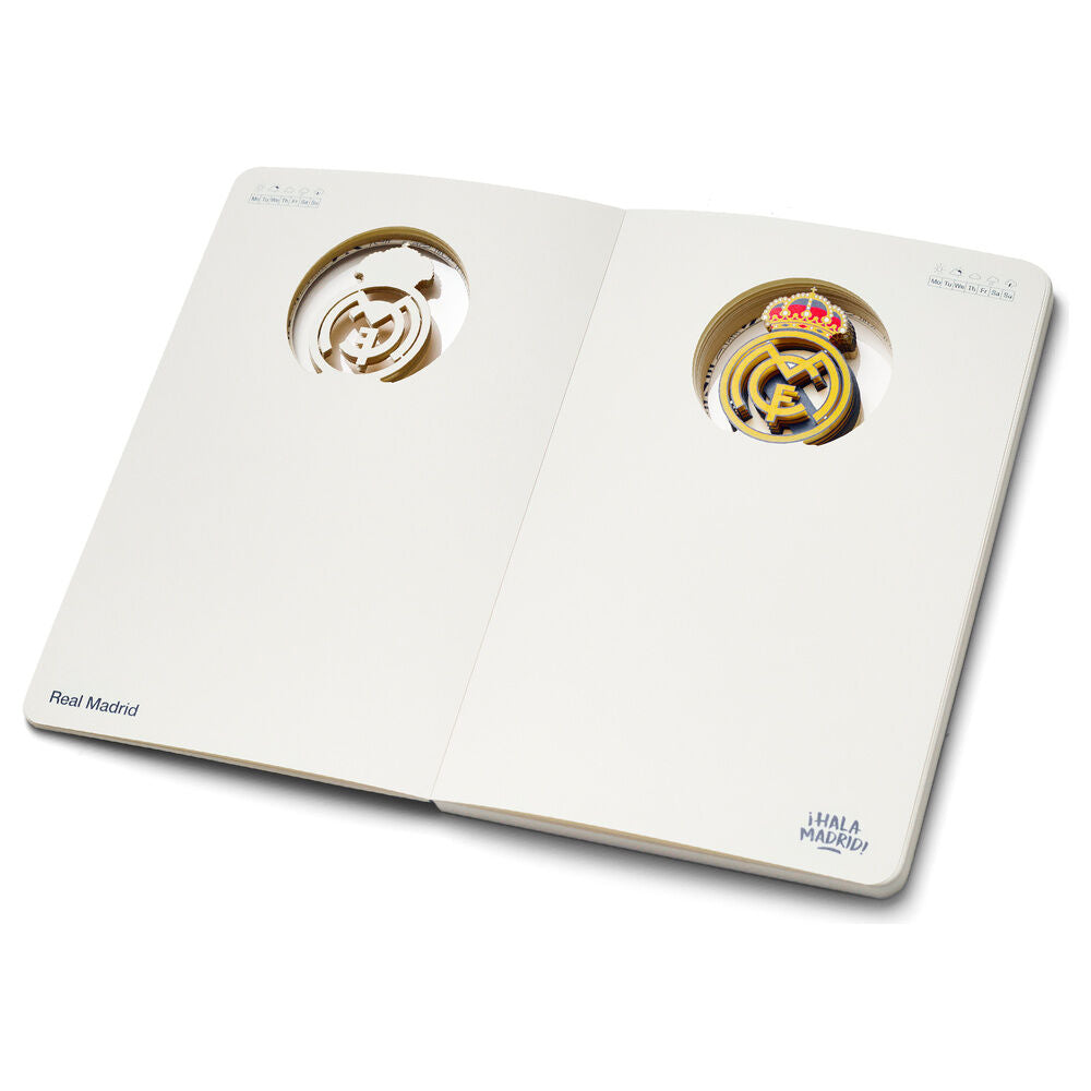 Cuaderno A5 azul oscuro del Real Madrid con escudo 3D - 6