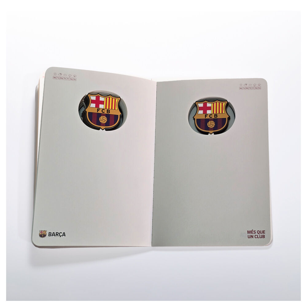 Cuaderno A5 del FC Barcelona con escudo 3D y diseño blaugrana - 3