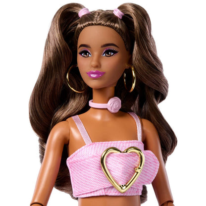 Muñeca Barbie Deluxe Style con conjunto rosa y bolso de rosa - 4