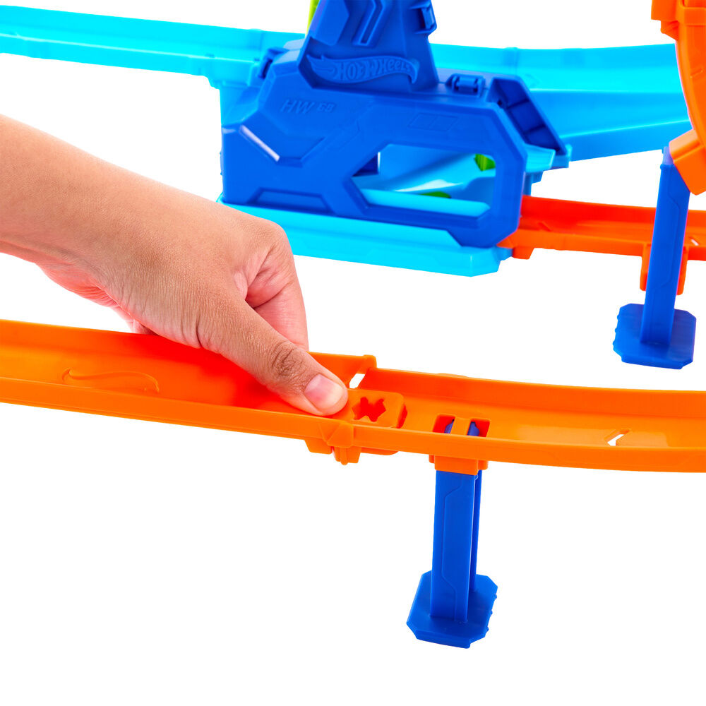 Circuito Hot Wheels Stunt Tracks Ciclón de Lanzamiento Rápido con coche incluido - 5