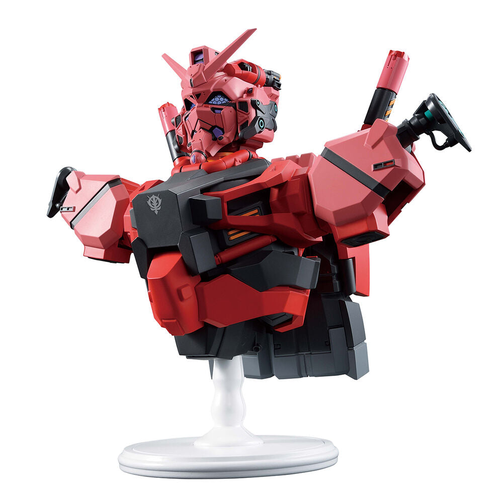 Figura Red Gundam GQuuuuuuX roja y negra sobre base blanca - 2