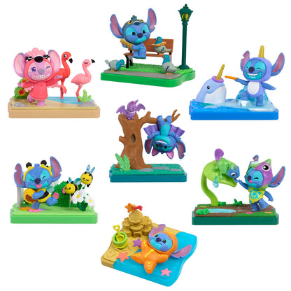 Cápsula sorpresa con figura escenario Disney Stitch Goes Wild - 2