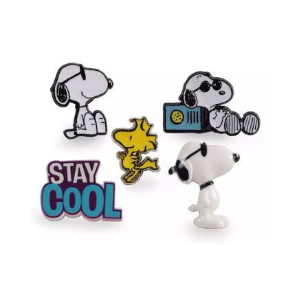 Set de 5 pins de Snoopy y Peanuts con Woodstock y mensaje STAY COOL