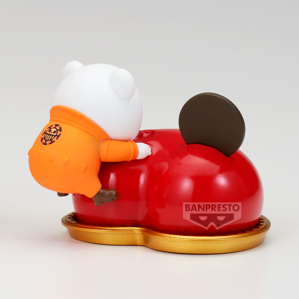 Figura de Bepo de One Piece sobre una base roja y dorada - 3