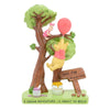 Figura Disney de Winnie the Pooh y Piglet en un árbol