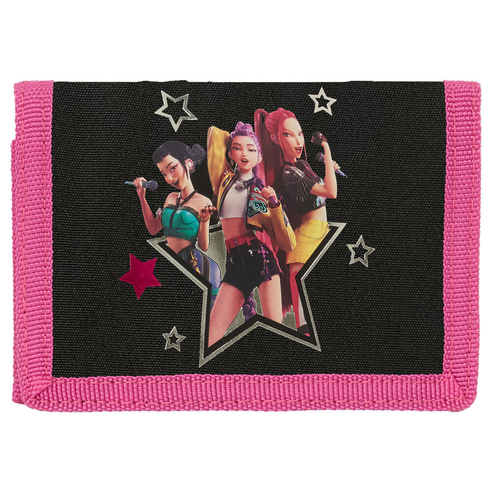 Billetera SAFTA Kpop Demon Hunters rosa y negra con ilustración de guerreras K-pop