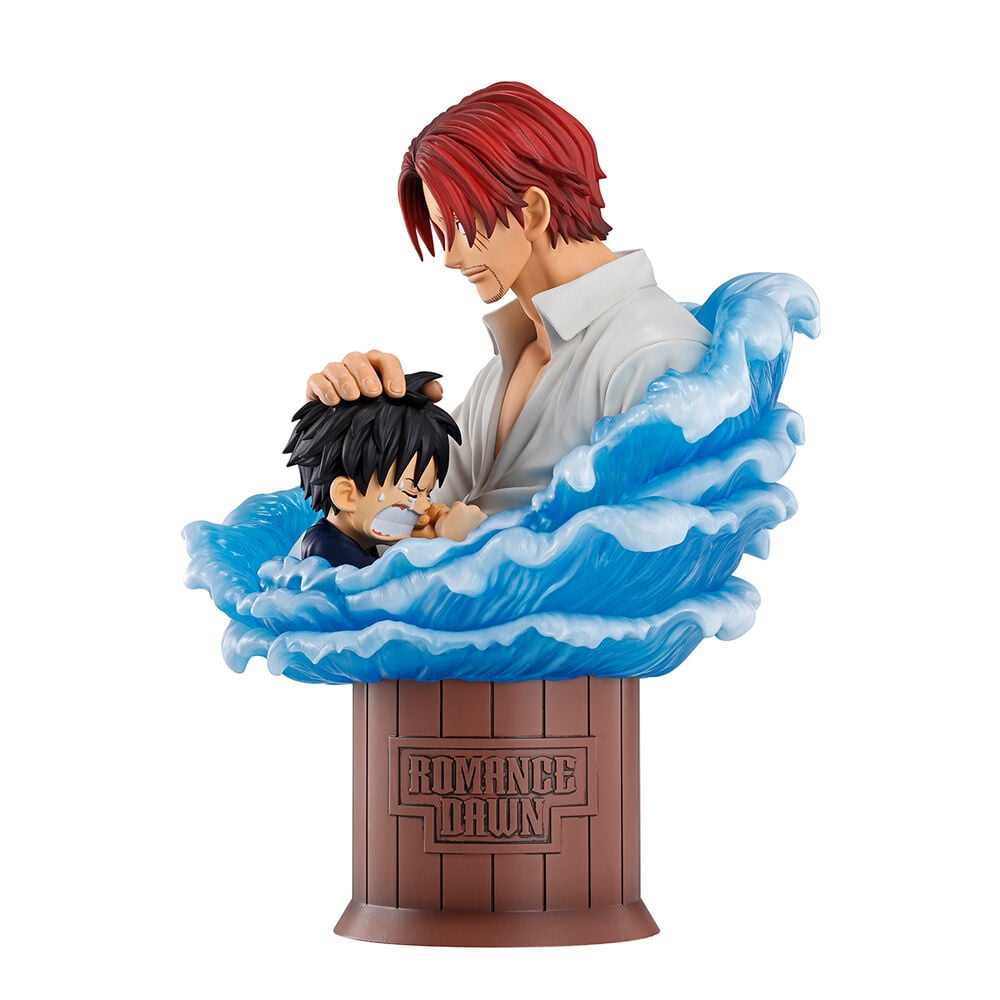 Figura Ichibansho de Shanks y Luffy de One Piece sobre olas azules