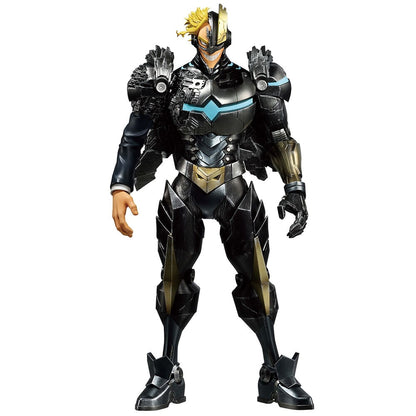 Figura de All Might con armadura negra, dorada y azul