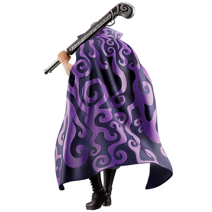 Figura Ichibansho de Benn Beckman de One Piece con capa morada y arma - 3