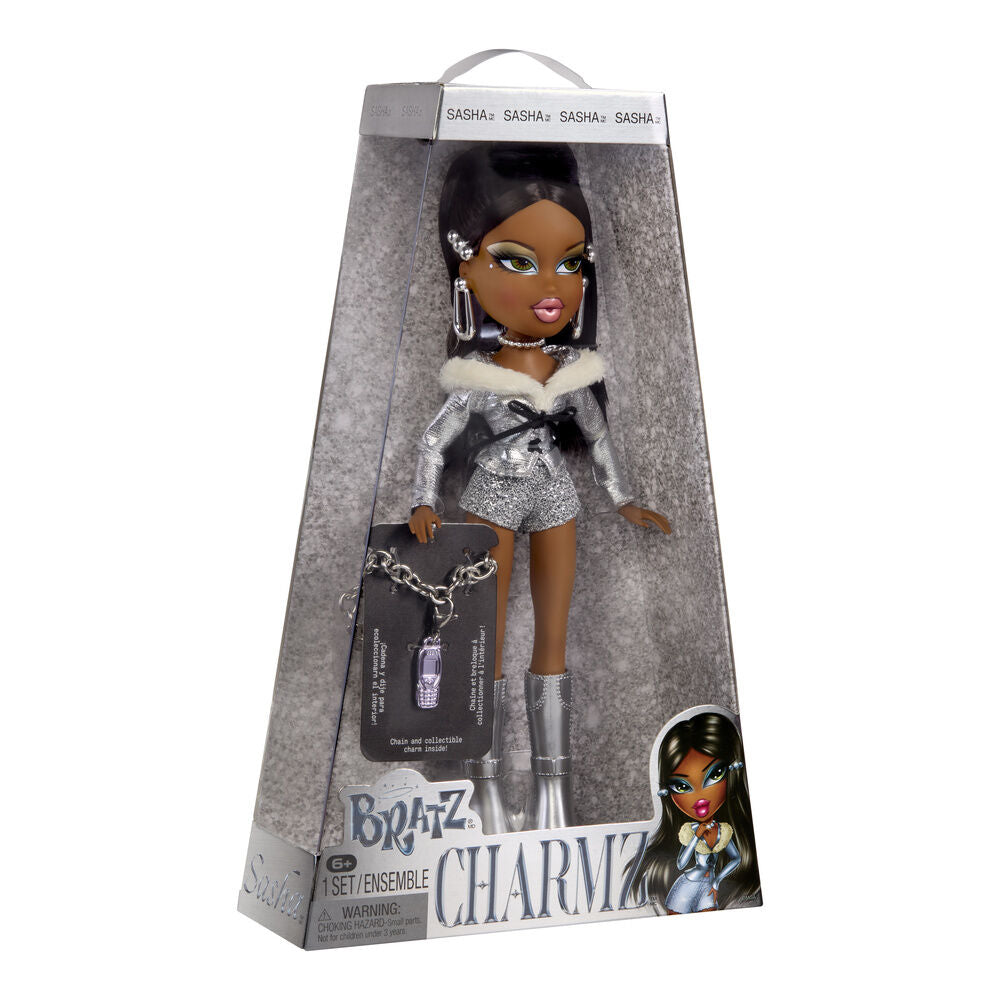 Muñeca Sasha Bratz Stylin con conjunto plateado y charm del 25 aniversario - 3