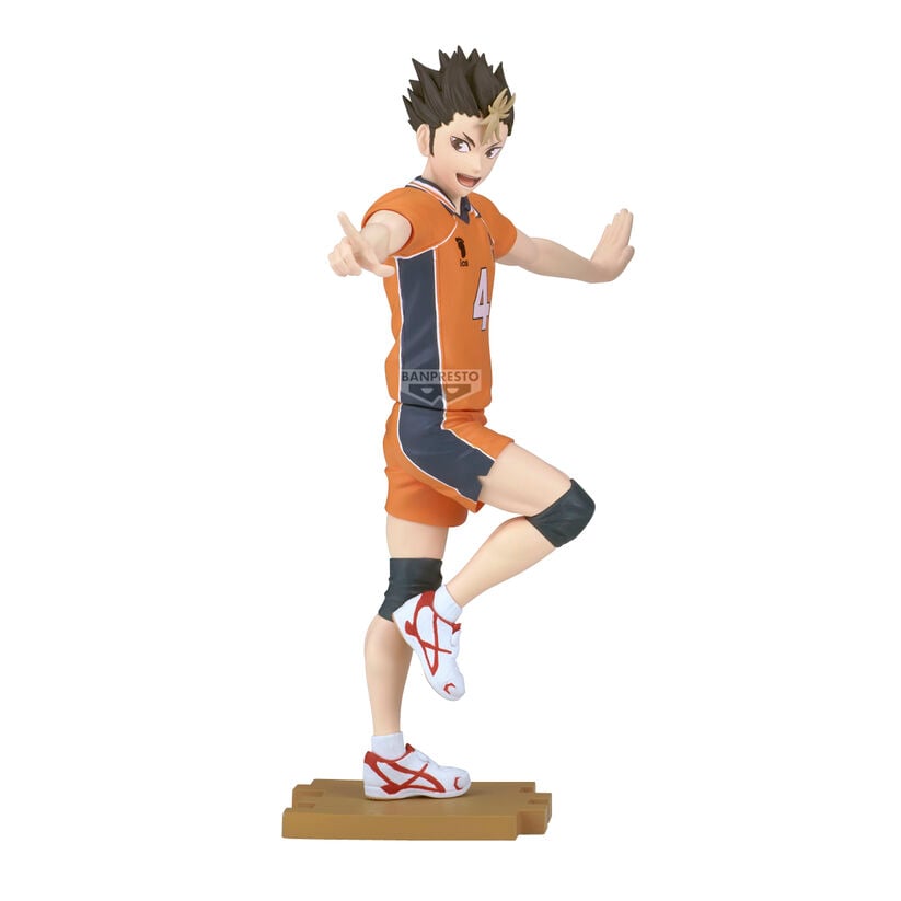 Figura de Yu Nishinoya de Haikyu!! con uniforme naranja y negro