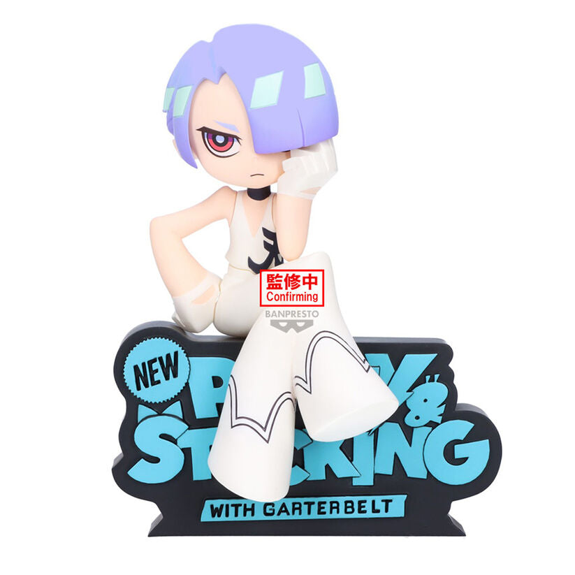 Figura BANPRESTO de New Panty & Stocking con cabello morado y base decorativa