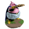 Figura de Majin Buu de Dragon Ball Z con capa y base escénica