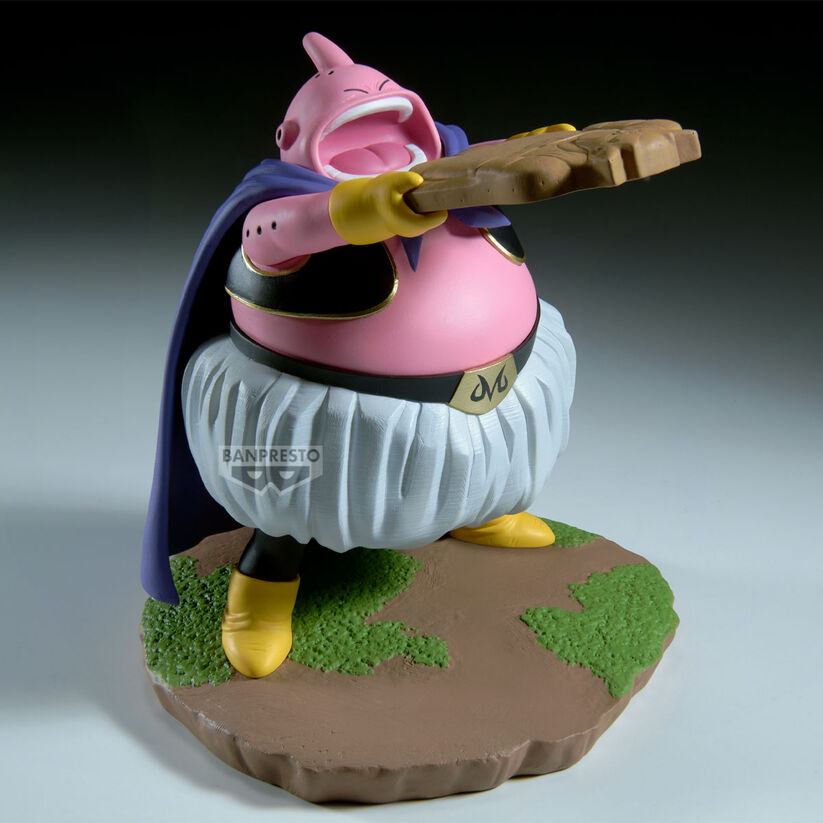 Figura de Majin Buu de Dragon Ball Z con capa y base escénica - 2