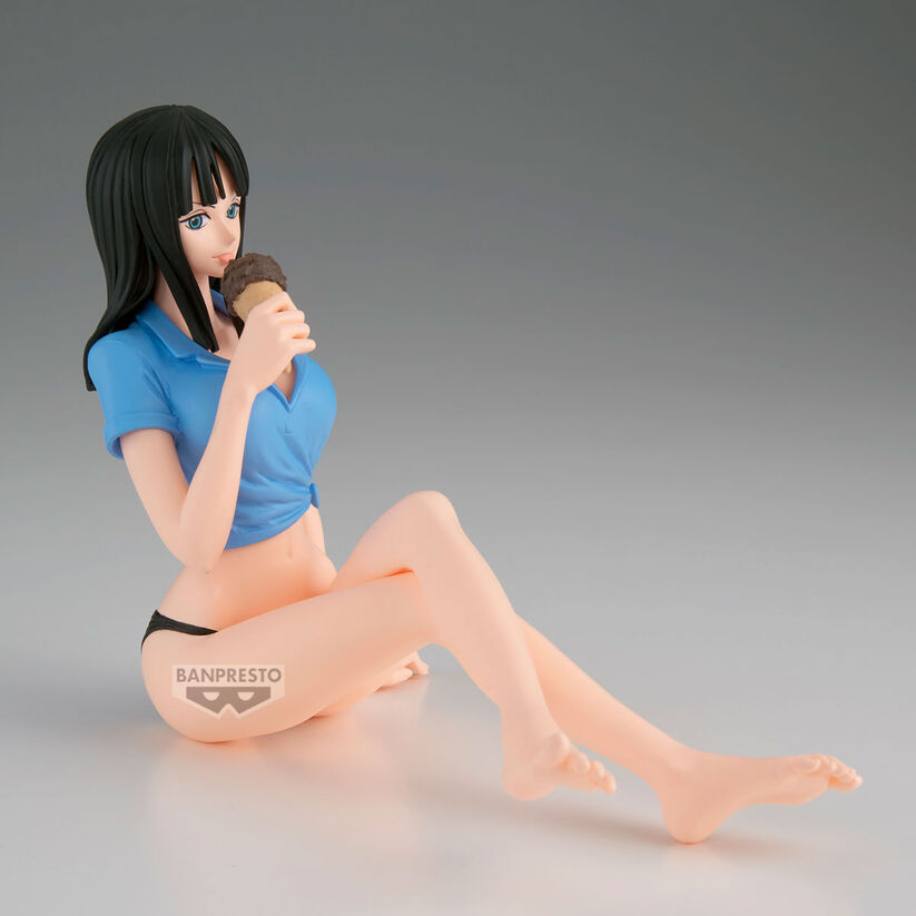 Figura de Nico Robin de One Piece sentada con un helado - 3