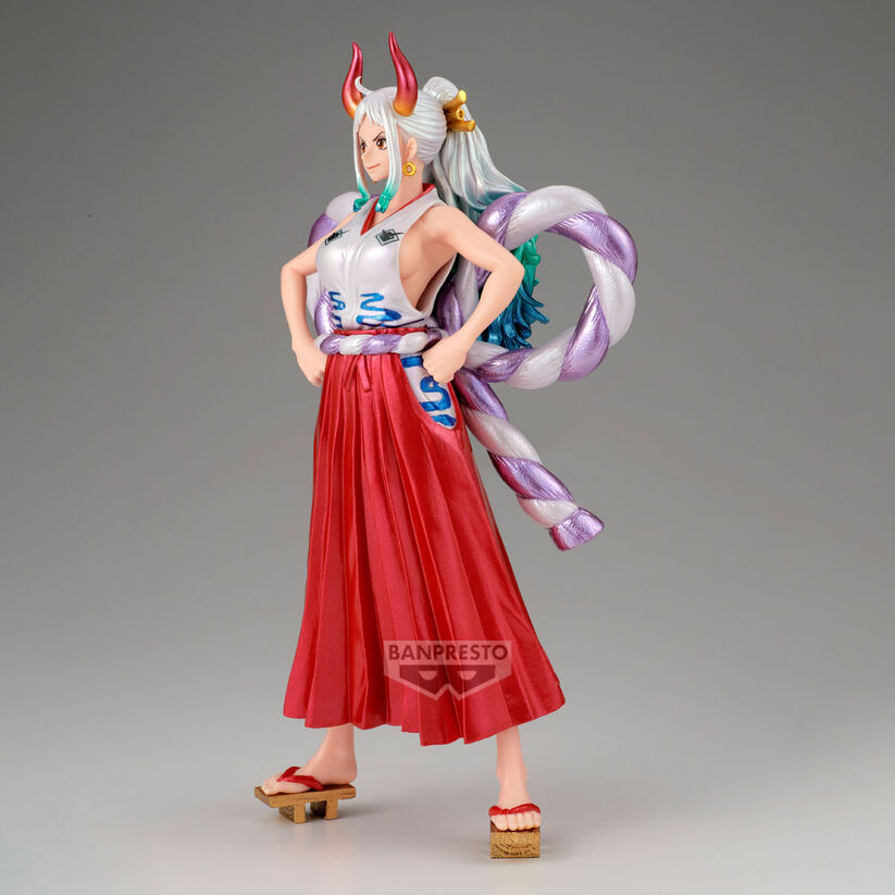 Figura Yamato de One Piece King of Artist con falda roja y cuernos - 3