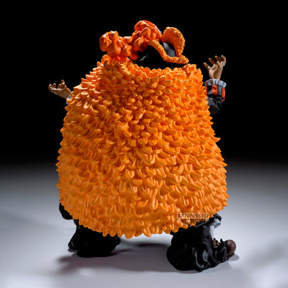 Figura Marshall D. Teach Grandista de One Piece con abrigo naranja y sombrero pirata - 5