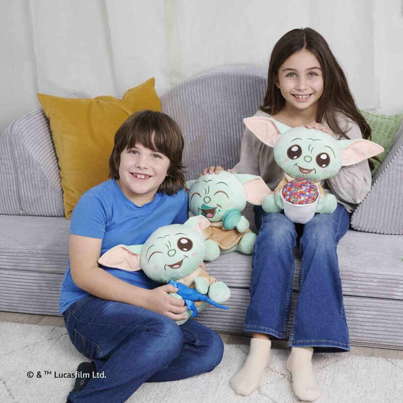 Peluche Grogu Macaroon de Star Wars con macaron turquesa - 4