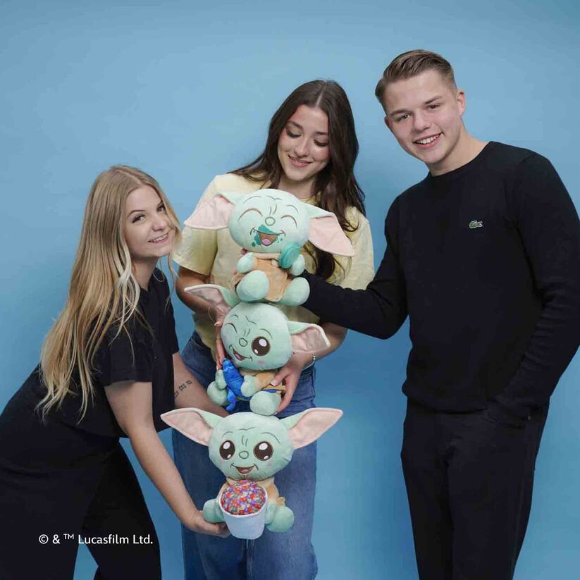 Peluche Grogu Macaroon de Star Wars con macaron turquesa - 6