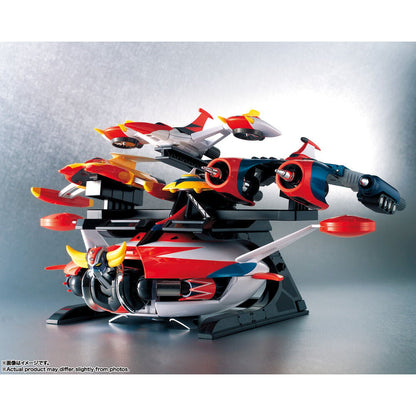 Figura Soul of Chogokin GX-04S Grendizer con naves sobre una base