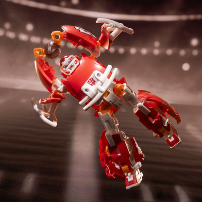 Figura articulada Transformers NFL KC-59 roja con casco de fútbol americano - 5