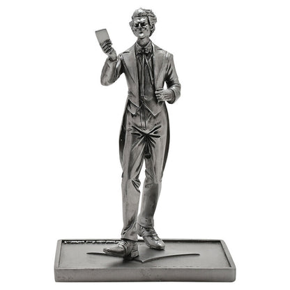 Figura del Joker de Batman DC Comics en resina gris sobre base rectangular