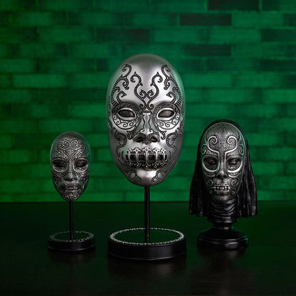 Figura de máscara de Mortífago de Harry Potter sobre soporte negro - 5